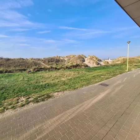 Apartment On Near Town Center